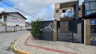 O seu sobrado mobiliado na praia está te esperando