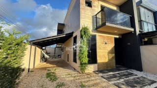 O seu sobrado mobiliado na praia está te esperando