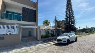 Sobrado na praia à 200 metros do mar