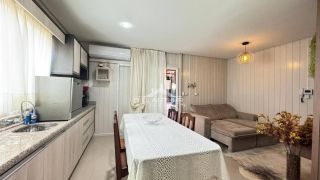 Casa na praia de Balneário Piçarras com piscina para locação anual