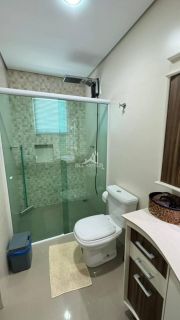 Casa na praia de Balneário Piçarras com piscina para locação anual