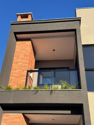 Apartamento Para Venda com 2 quartos 1 suítes no bairro ITACOLOMI em Balneário Piçarras