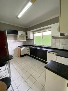 Sobrado Para Vender com 3 quartos 1 suítes no bairro Vila Ipase em Várzea Grande