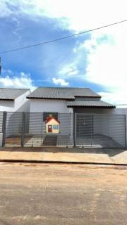 Casa linda com 3 quartos.