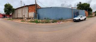 Predio Comercial em Avenida Movimentada