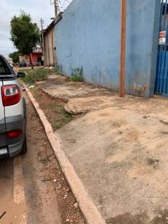 Predio Comercial em Avenida Movimentada