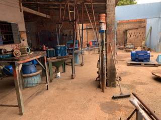 Predio Comercial em Avenida Movimentada