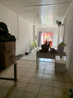 Predio Comercial em Avenida Movimentada