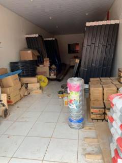 Predio Comercial em Avenida Movimentada