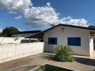 Ótimo terreno com duas casas