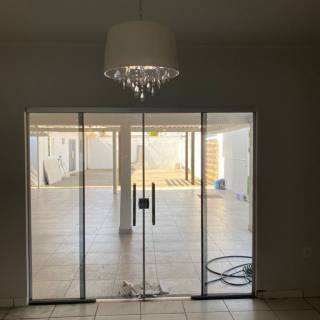 Bela casa com 3 quartos.