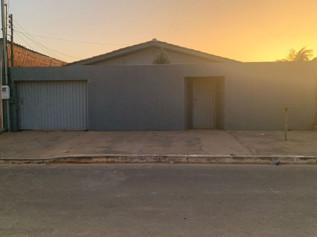 Ótima casa com 3 quartos à venda !!!