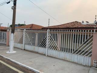 Linda casa com quatro suites !!