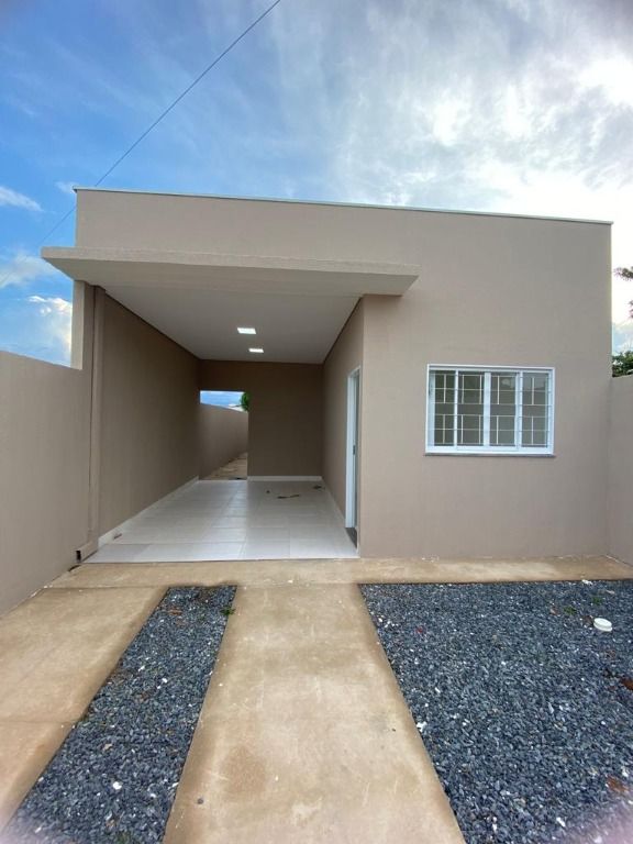 Bela casa com 2 quartos.