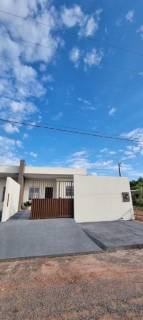 Ótima casa com 2 quartos.