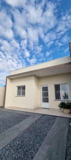 Ótima casa com 2 quartos.