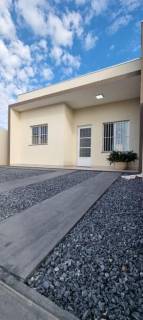 Ótima casa com 2 quartos.