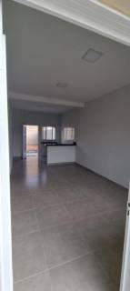 Ótima casa com 2 quartos.