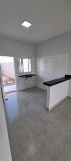 Ótima casa com 2 quartos.