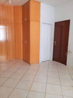 Ótima casa com 3 partes.