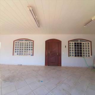 Ótima casa com 3 partes.