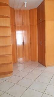 Ótima casa com 3 partes.