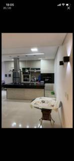 Bela casa com 3 quartos.