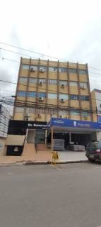 Ótima sala comercial com banheiro social.