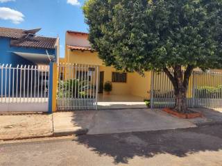 Bela casa com 4 quartos.