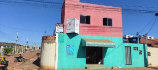 Ótima casa com 2 quartos.