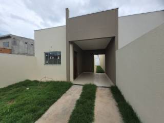 Bela casa com 3 quartos.