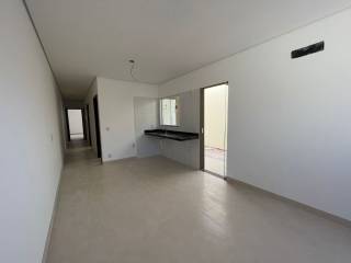 Bela casa com 3 quartos.