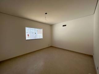 Bela casa com 3 quartos.