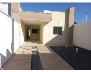 Ótima casa com 3 quartos.