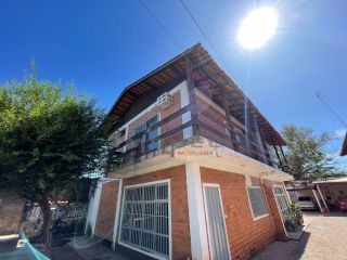 Belo sobrado com 3 quartos.