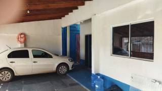 Ótima casa com 2 quartos.