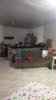 Ótima casa com 2 quartos.