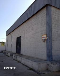 Ótimo Barracão na Avenida da Feb.