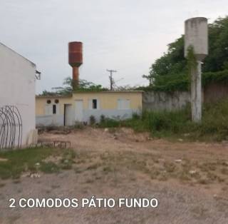 Ótimo Barracão na Avenida da Feb.