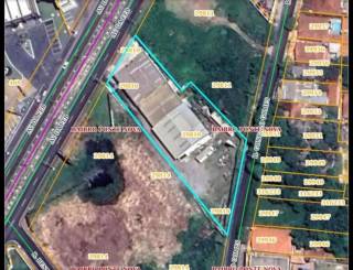 Ótimo Barracão na Avenida da Feb.