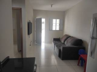 Ótima casa com 2 quartos.