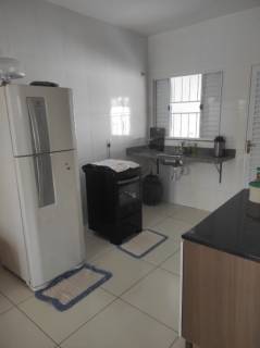 Ótima casa com 2 quartos.