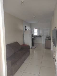 Ótima casa com 2 quartos.