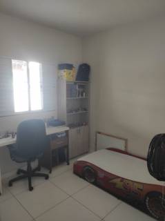 Ótima casa com 2 quartos.