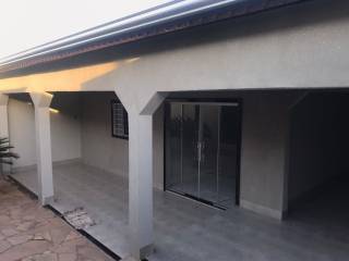 Bela casa com 2 quartos.