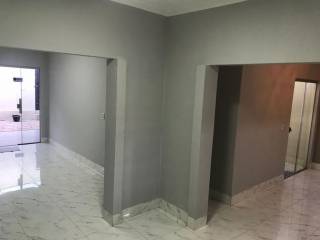 Bela casa com 2 quartos.