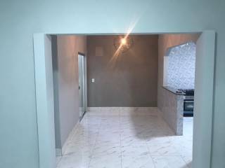 Bela casa com 2 quartos.