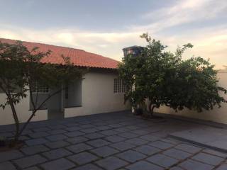 Bela casa com 2 quartos.