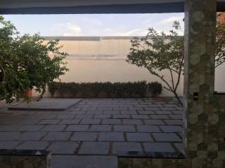 Bela casa com 2 quartos.