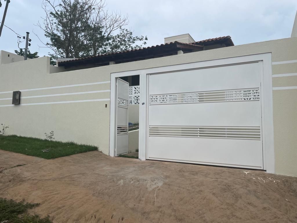 Bela casa com 2 quartos.